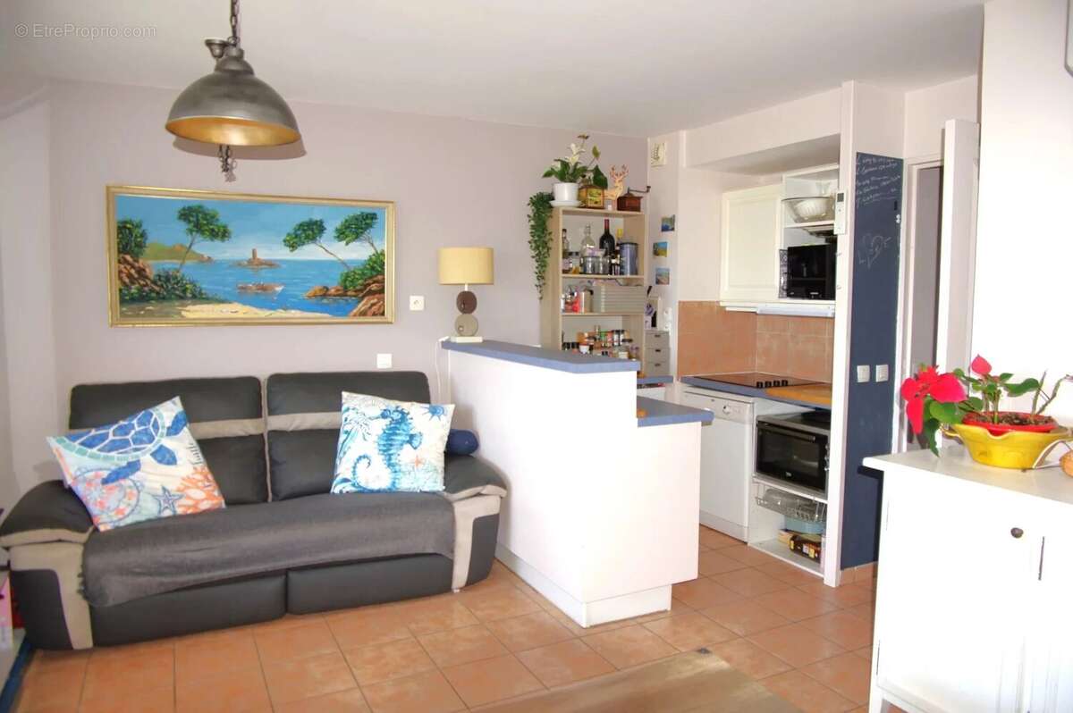 Appartement à ROQUEBRUNE-SUR-ARGENS