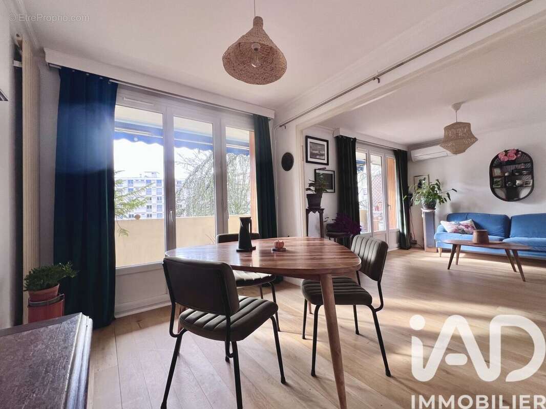 Photo 5 - Appartement à CALUIRE-ET-CUIRE