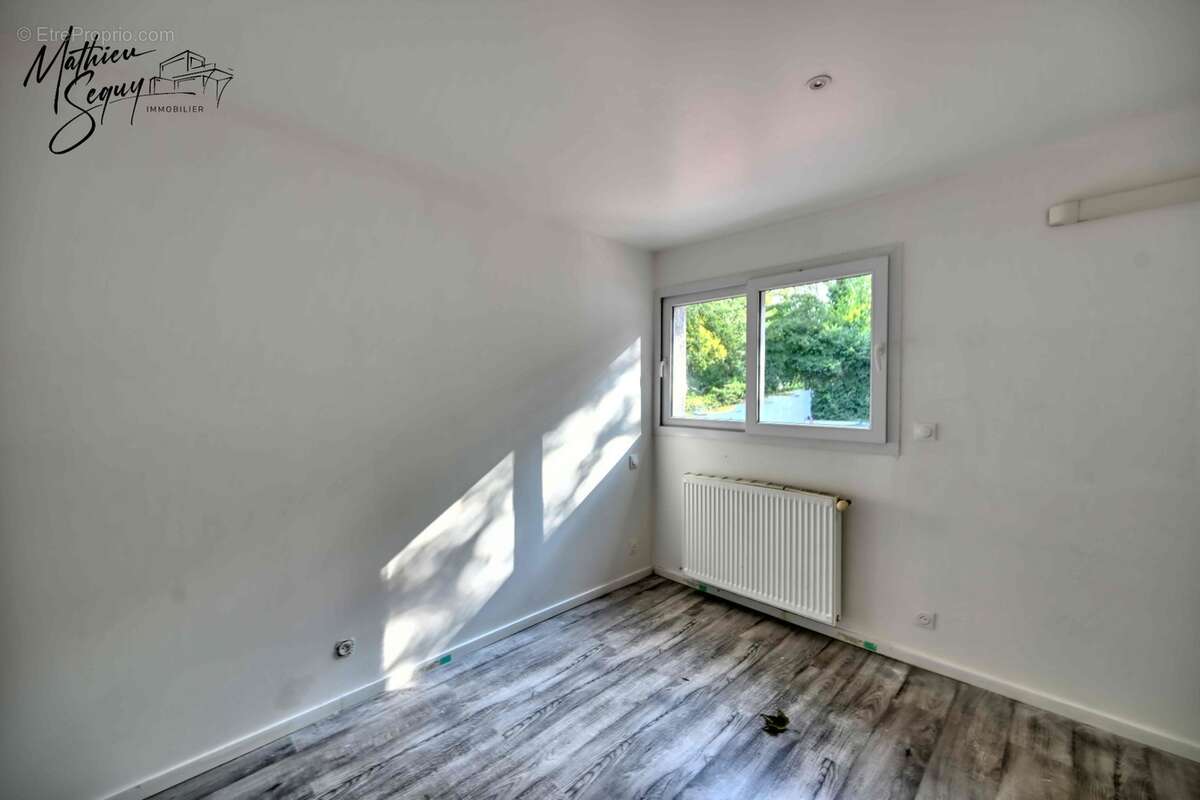 Ensemble immobilier pro/perso à St Genis Laval - photo 24