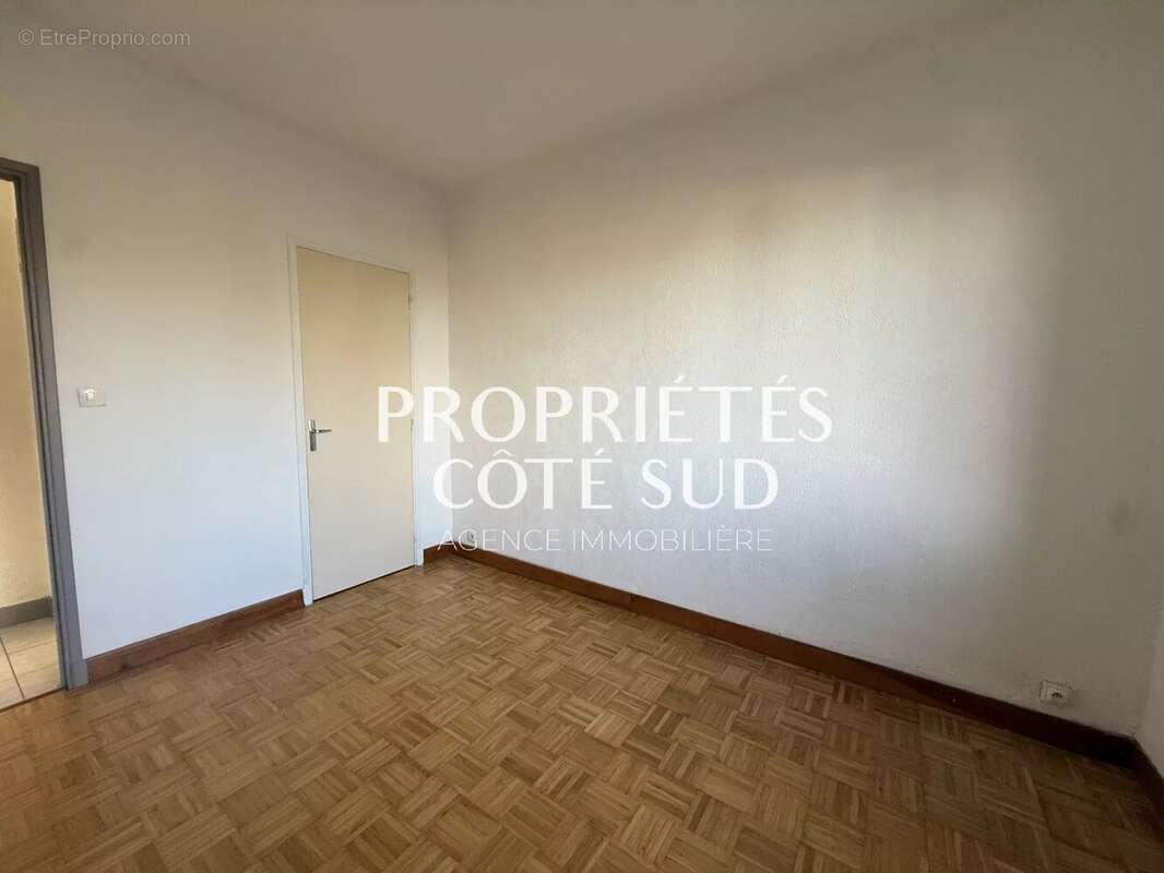 Appartement à VILLENEUVE-LES-AVIGNON