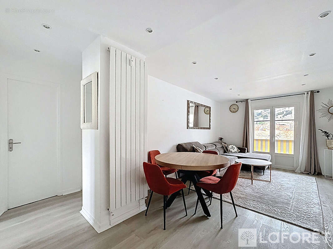 Appartement à ROQUEBRUNE-CAP-MARTIN