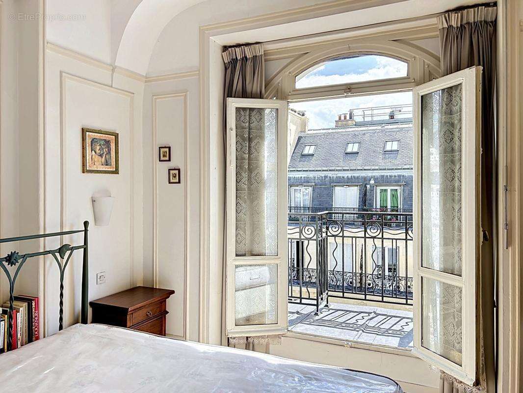 Appartement à PARIS-9E