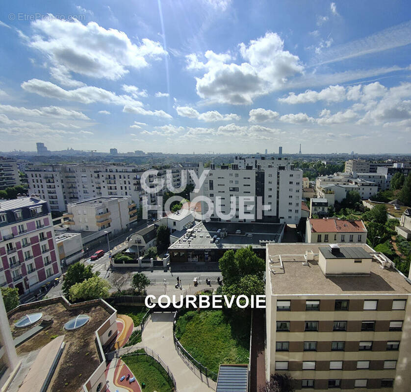 Appartement à COURBEVOIE