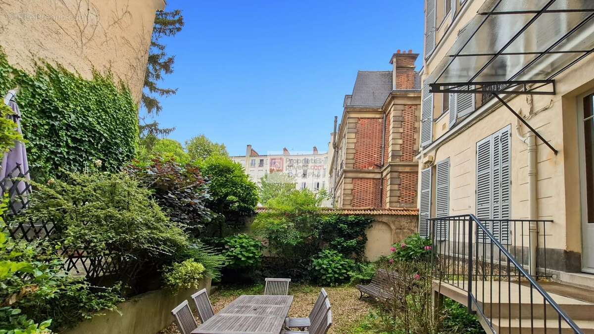 Appartement  4 pièces  104 m2  'Quartier des Prés'  Versailles - photo 4
