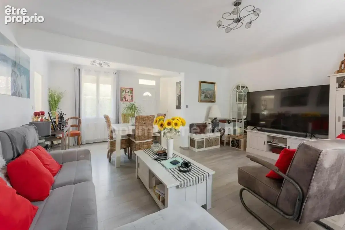 Lunel (34400) – maison individuelle – 4 chambres – piscine chauffée – terrasse – 2 logements – garage - photo 8