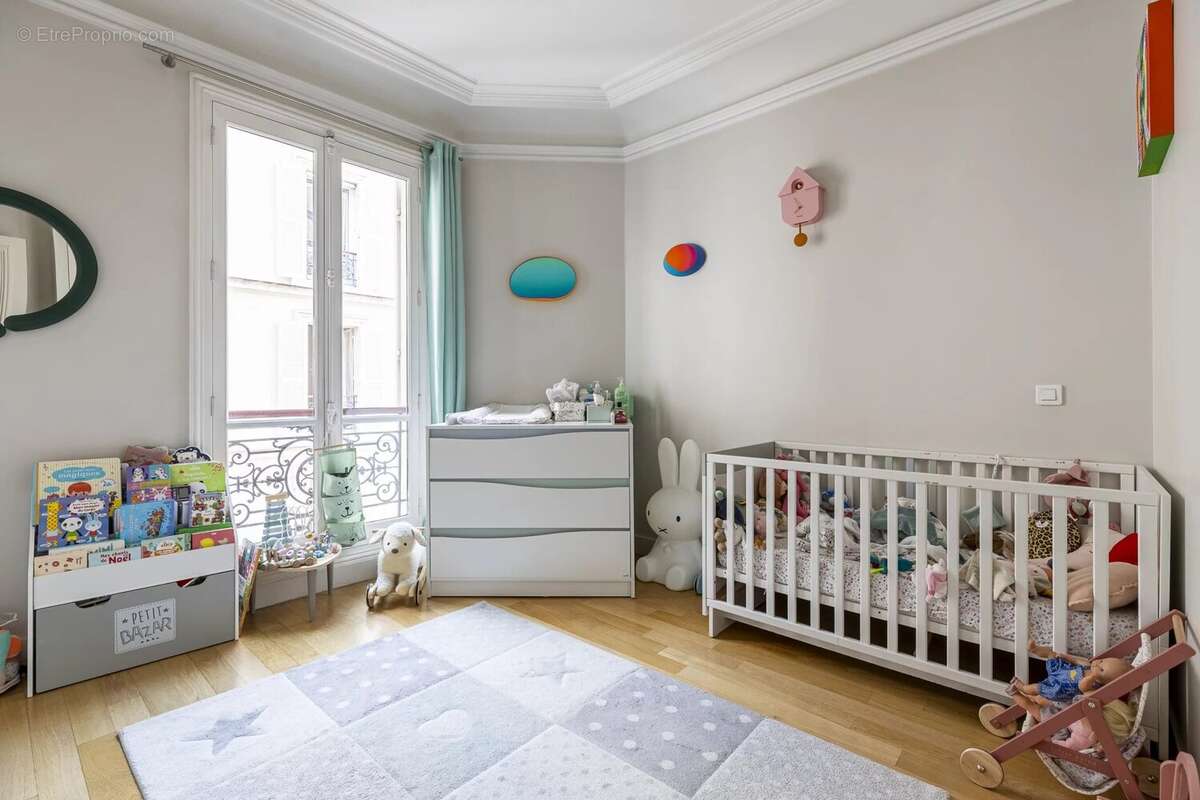 Appartement à PARIS-17E