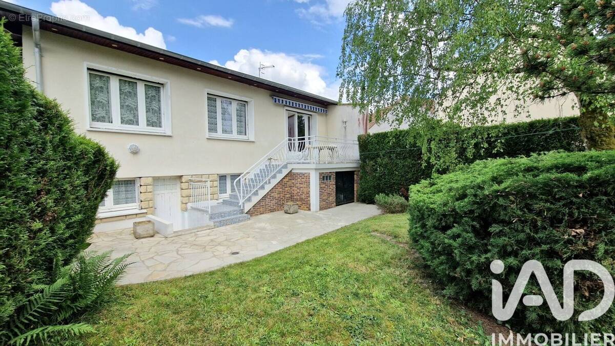 Photo 1 - Maison à ARPAJON