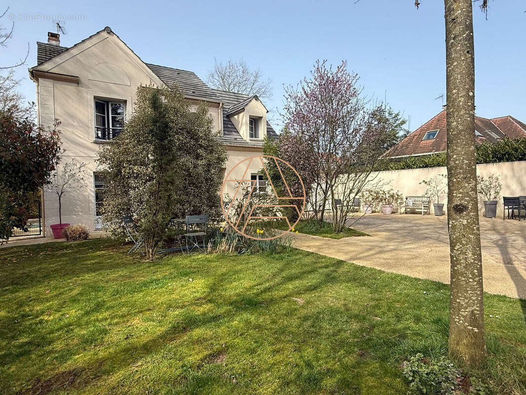 Maison à SUCY-EN-BRIE