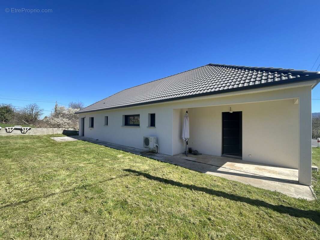 Maison à SAINT-BONNET-PRES-ORCIVAL