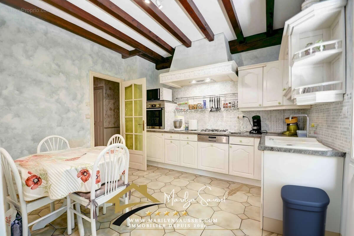 Maison à NEUVILLE-SUR-SAONE