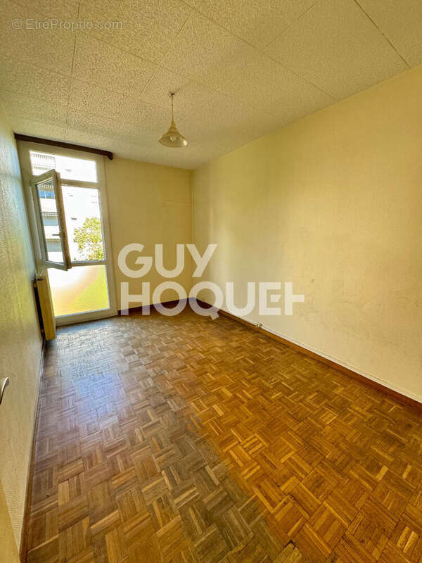 Vendu : Appartement 4 pièces à Lyon 8e Arrondissement - Quartier Santy - photo 5