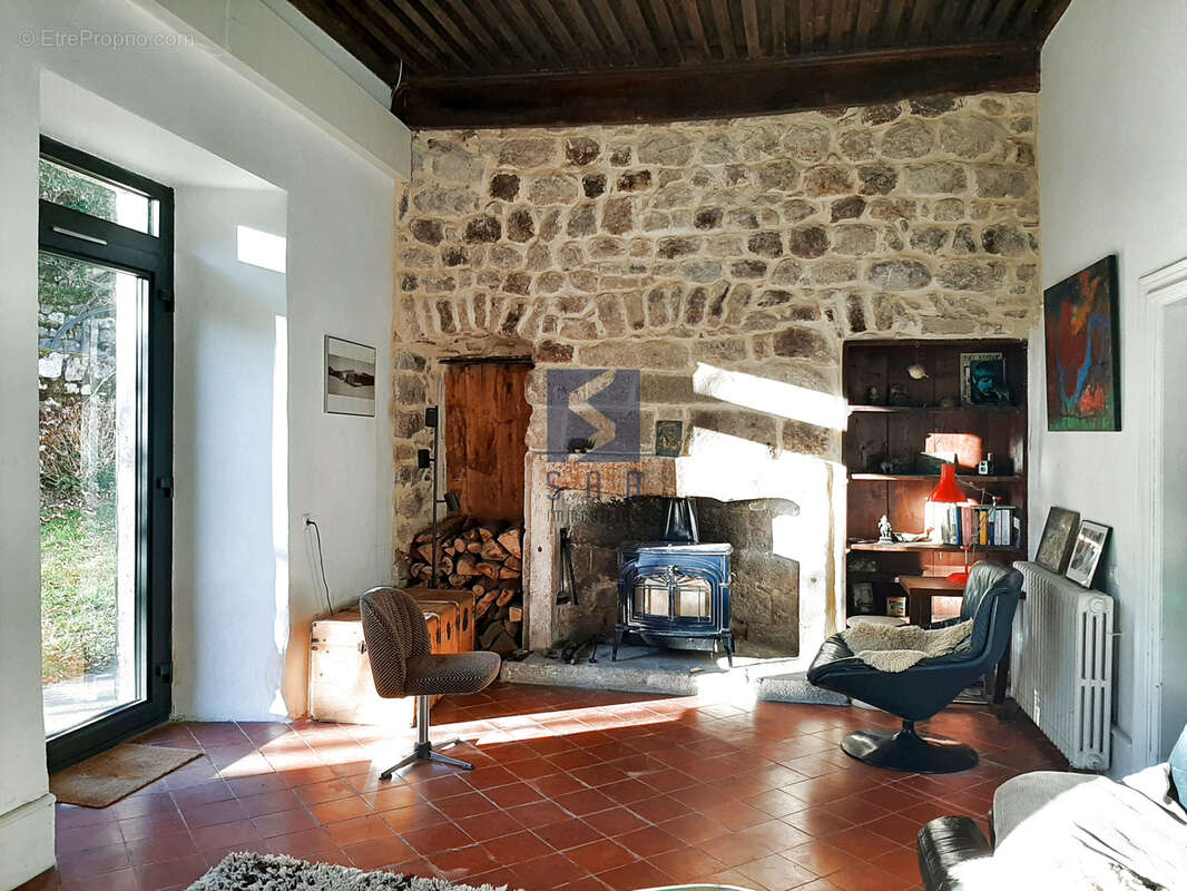Maison à MARCOLS-LES-EAUX