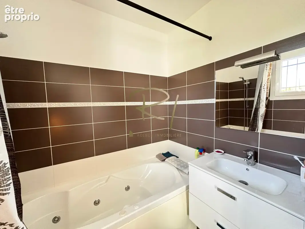 A vendre - villa 3 chambres - sud ardeche - photo 11