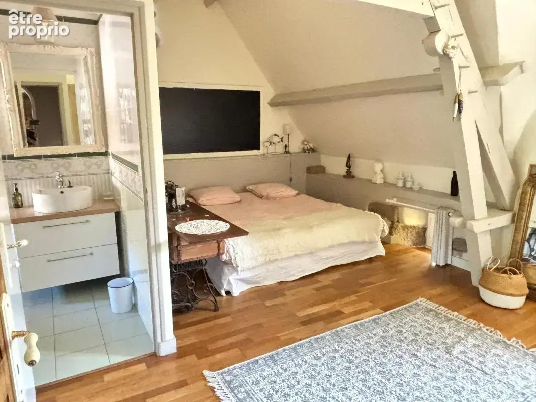 Belle longère de charme avec toit de chaume, piscine et dépendance - photo 8