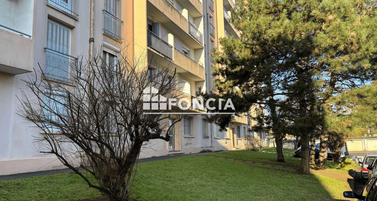 Appartement à DECINES-CHARPIEU