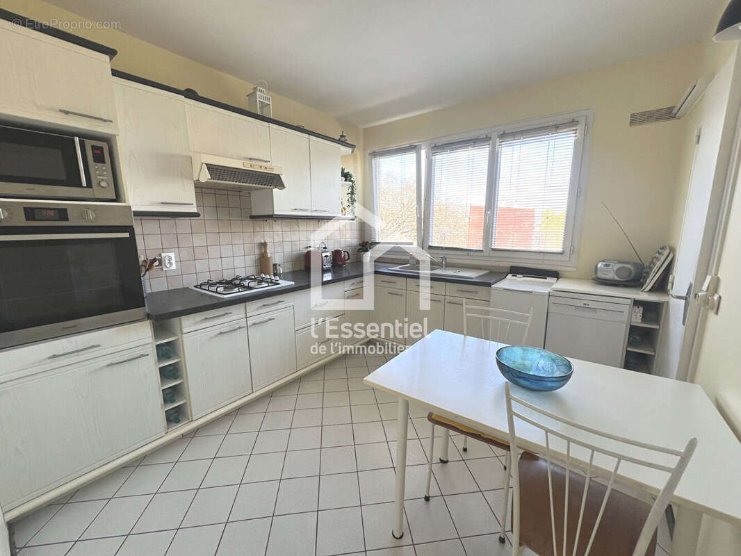 Appartement à VERNEUIL-SUR-SEINE