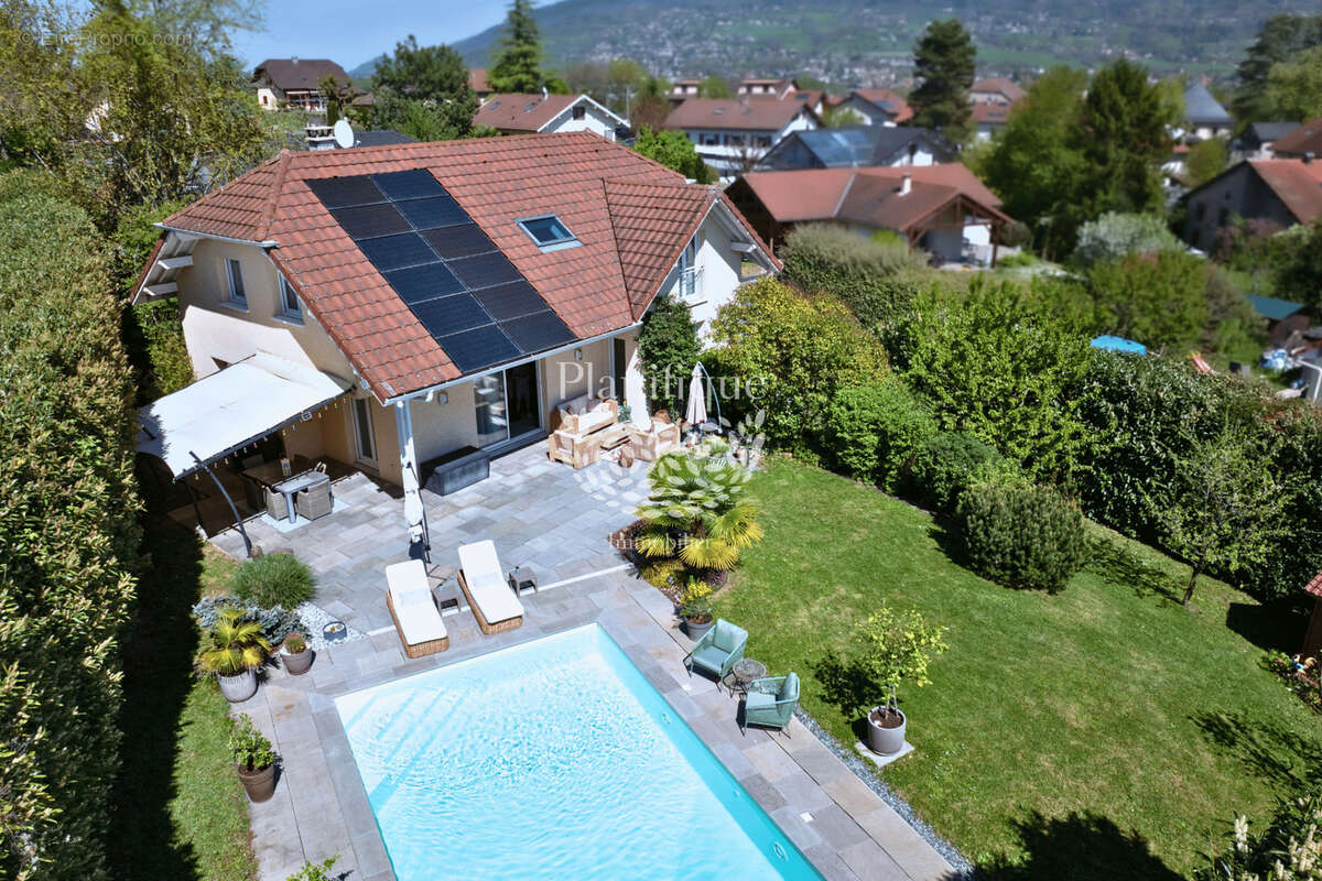 Maison à VETRAZ-MONTHOUX