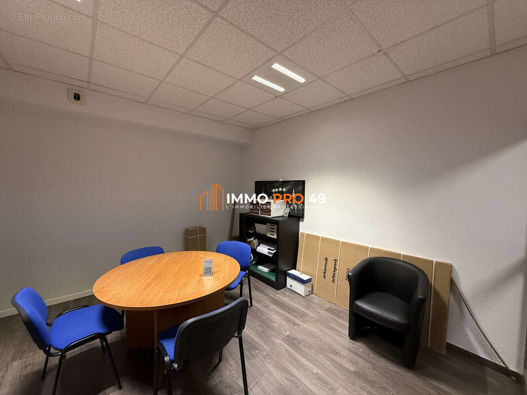 Commerce 223 m² à Cholet  - photo 7