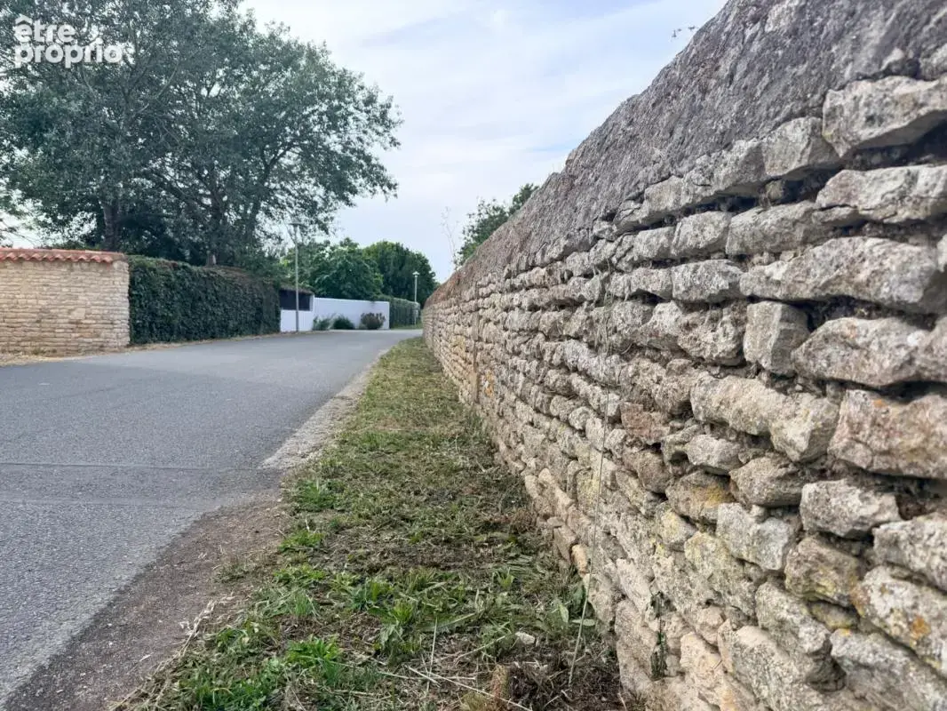Unique à loix –en zone non submersible–jardin clos -parking privé - photo 19