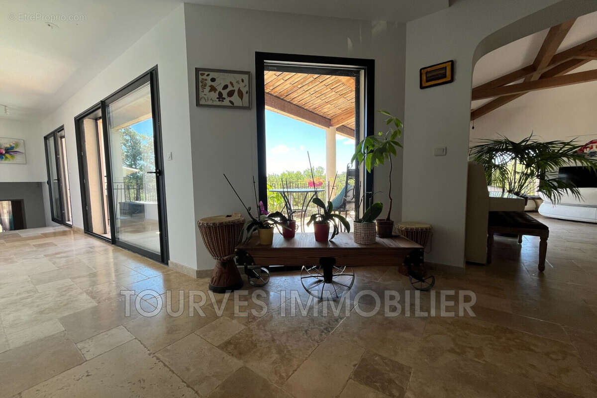 Maison à TOURVES