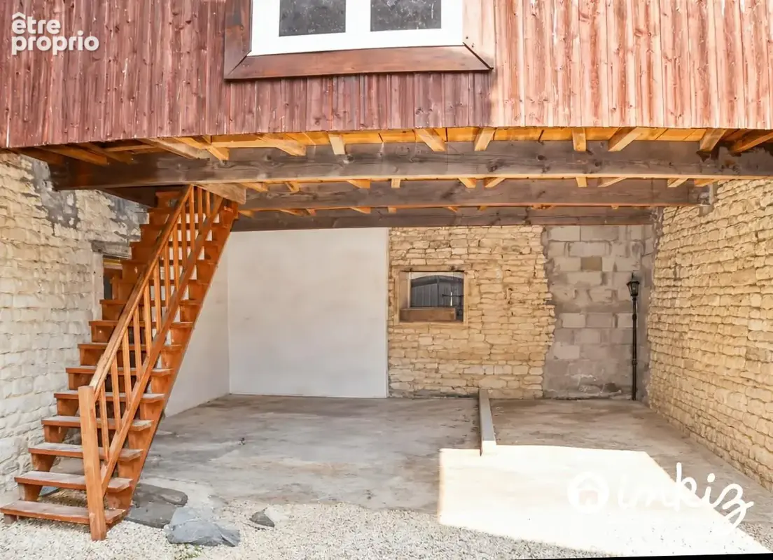 Maison 5 pièces de 140 m² avec cour et préau - photo 7