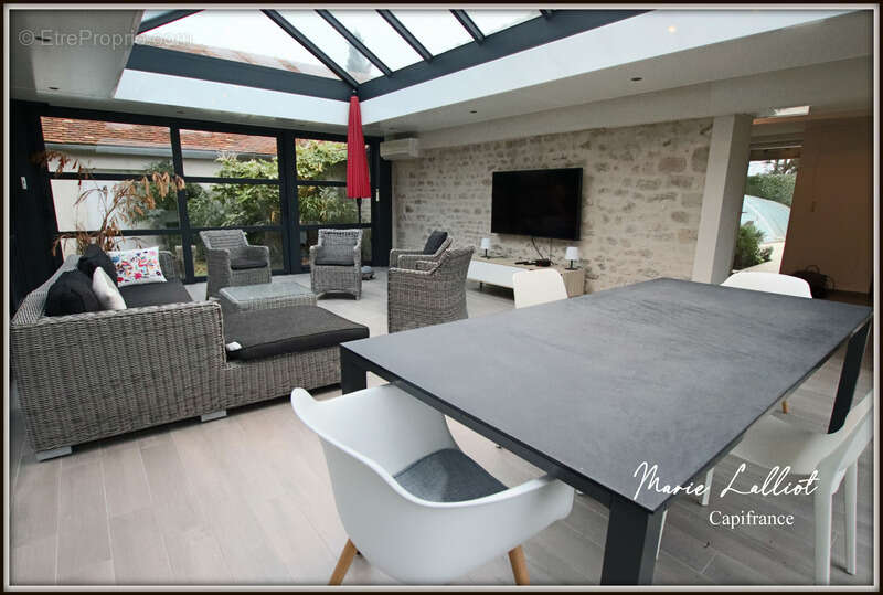 Propriété Pierres apparentes, 242m², 5 chambres, Dortoir enfant et mezzanine, Loiret, Piscine, Jacuzzi, Terrain de tennis, Garag - photo 26