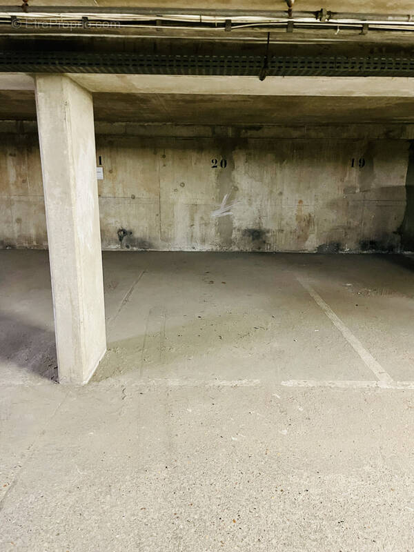 Parking à VANVES