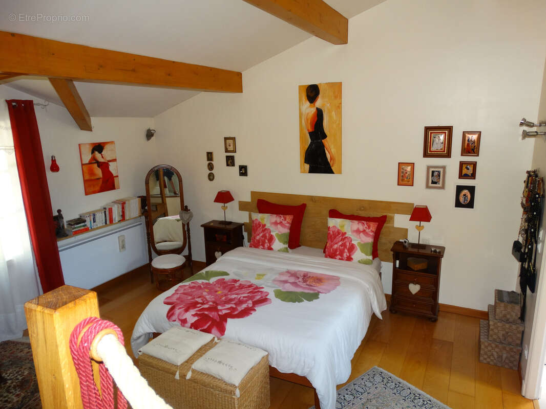 Maison à CUZORN
