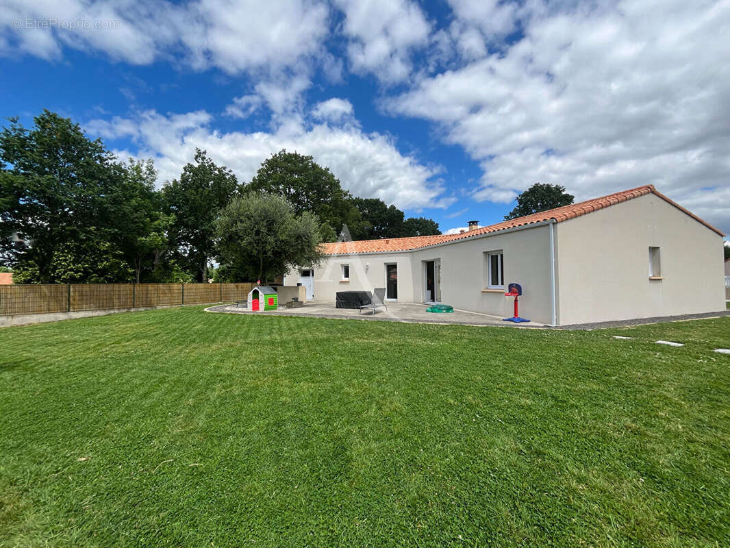 Maison à SAINTE-FLAIVE-DES-LOUPS