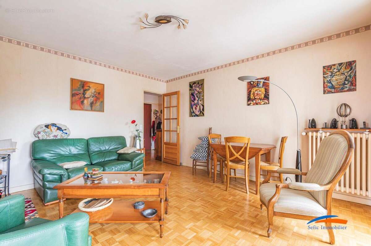   - Appartement à REIMS