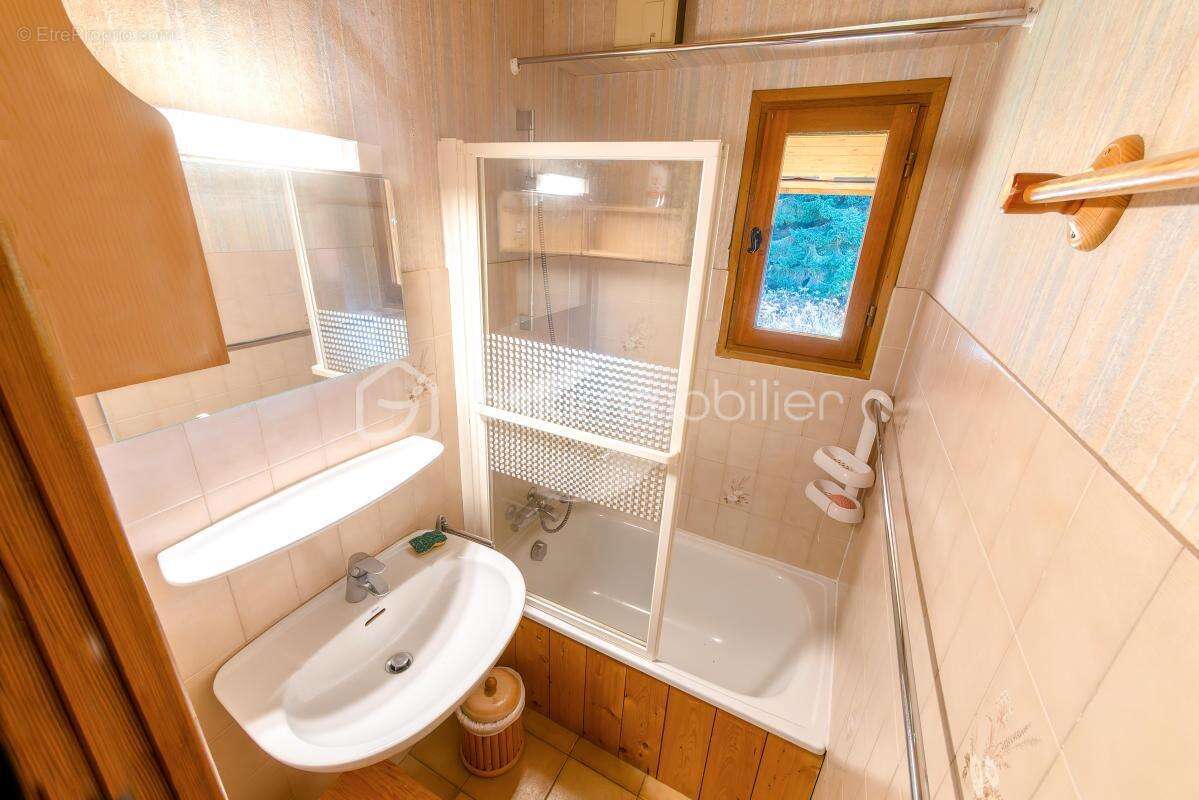 Appartement à CREST-VOLAND