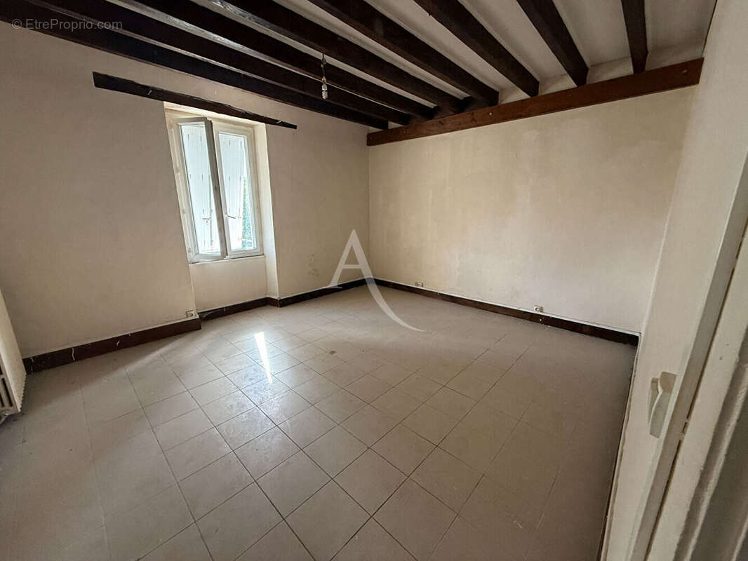 Appartement à LES PONTS-DE-CE