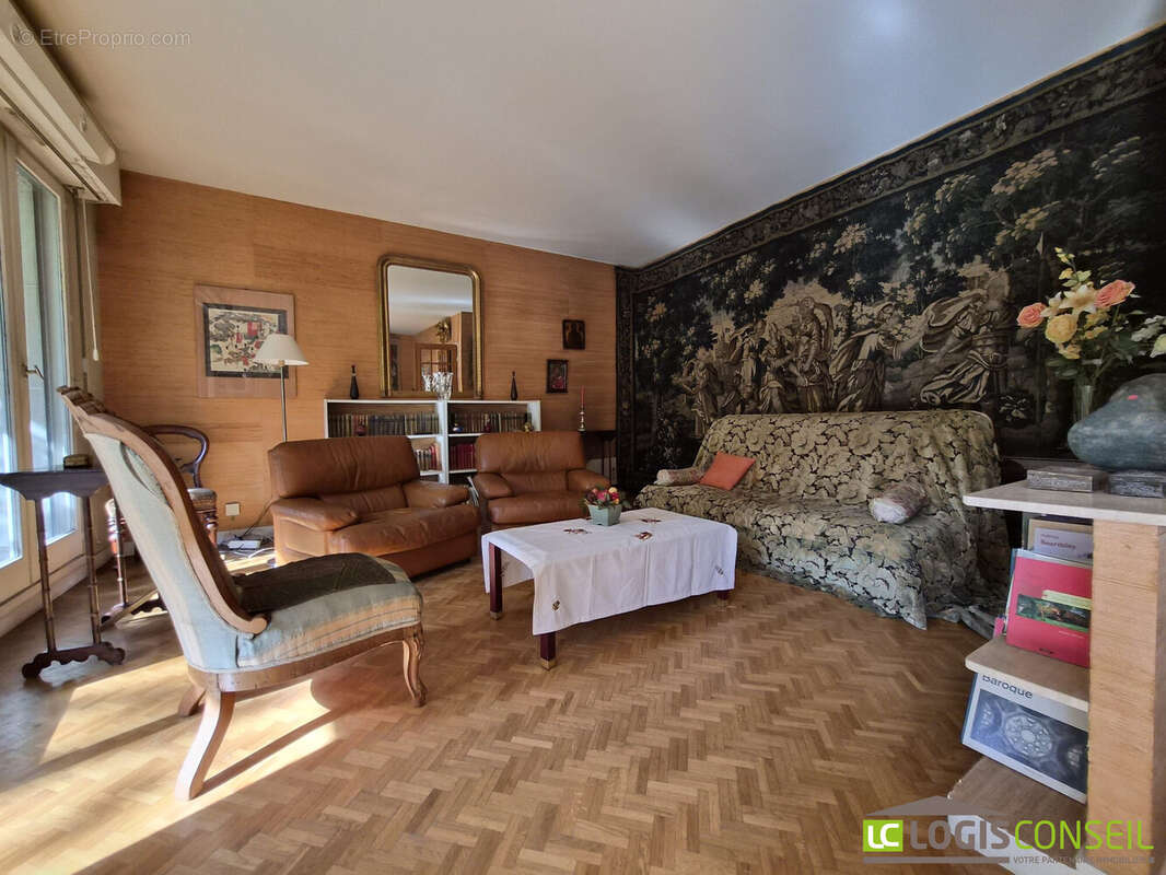 Appartement à BOURG-LA-REINE