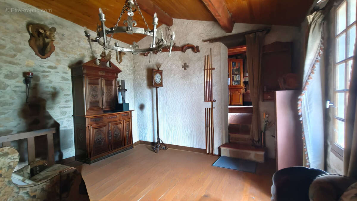 CORBIERES VERTES PROCHE COUIZA - Maion de village en pierre de 110m2 habitable avec cour et garage - Charme et - photo 6