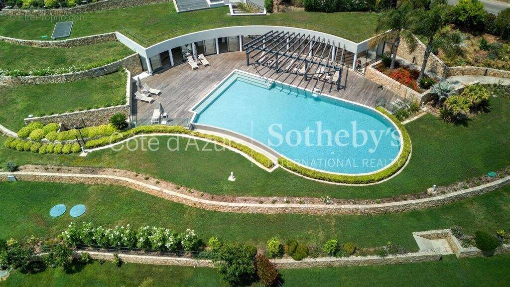 Appartement à VALLAURIS