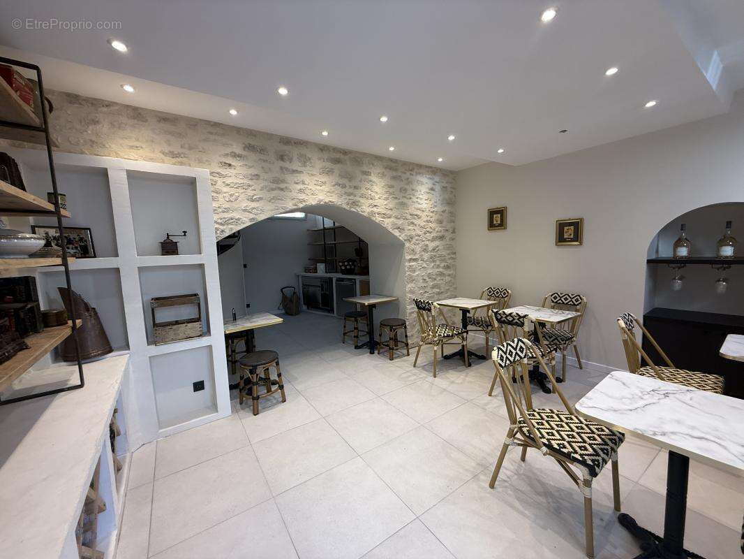 Commerce à SAINT-REMY-DE-PROVENCE