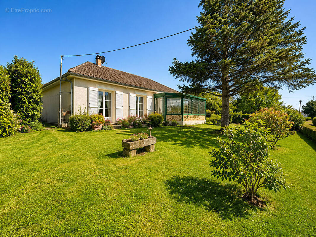 Maison à CERENCES