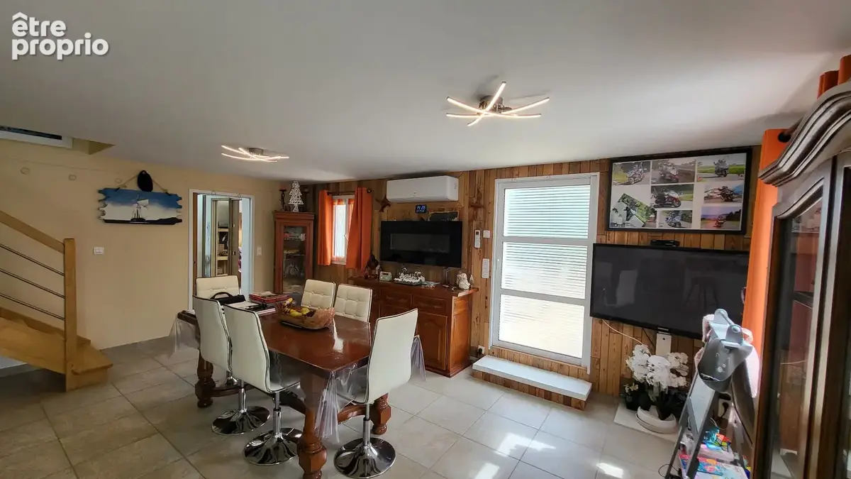 Maison de standing à vendre à Belle-Île-en-Mer, avec cinq chambres et spa extérieur - photo 2