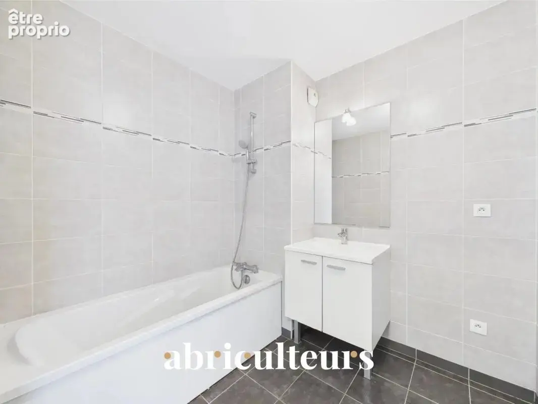 Appartement T3 moderne et lumineux à la vente à  Rue Théophile Guillou, Saint-Herblain (44800) - photo 9