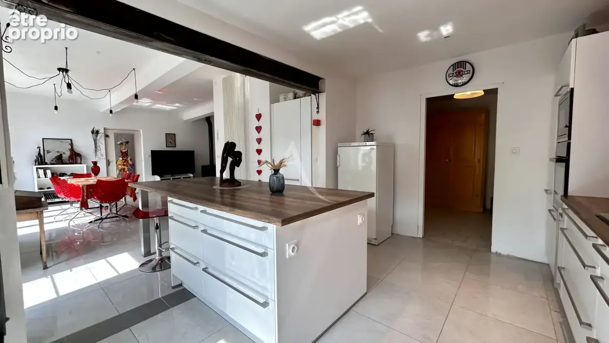 Maison de ville aux volumes remarquables, 3 chambres - photo 4