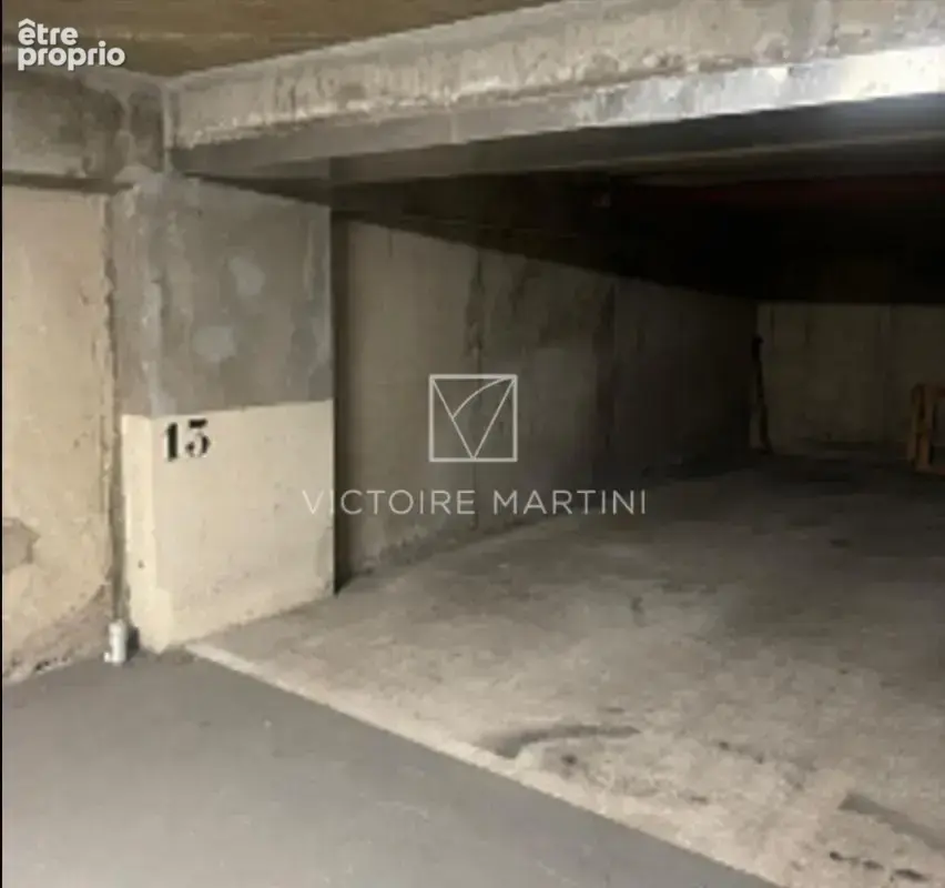 Parking à NEUILLY-SUR-SEINE
