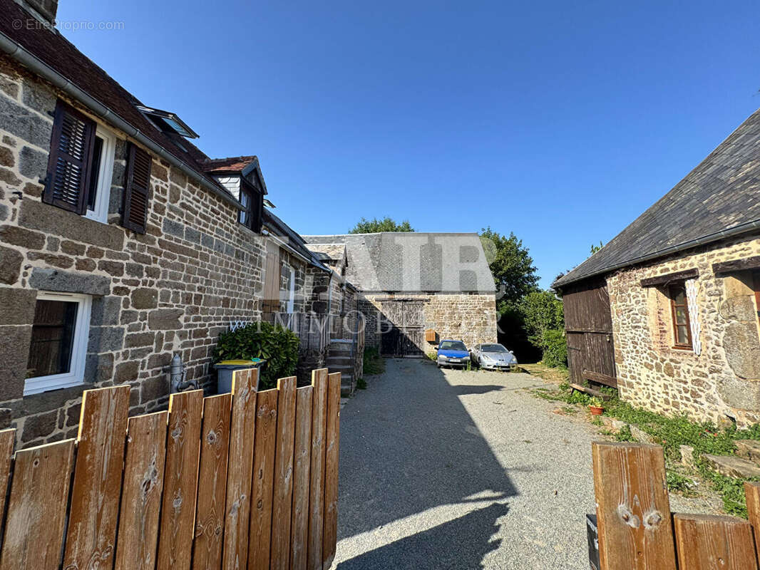 Ensemble immobilier à 5 min de Carrouges - photo 2