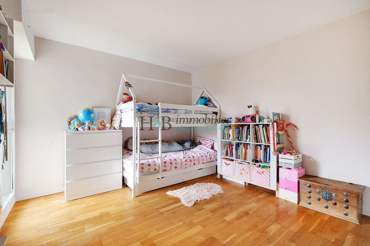 3 pièces   74 m2 avec 8 m2de balcon - exposé Sud-Ouest donnant sur le Parc de l’Alsacienne - photo 10