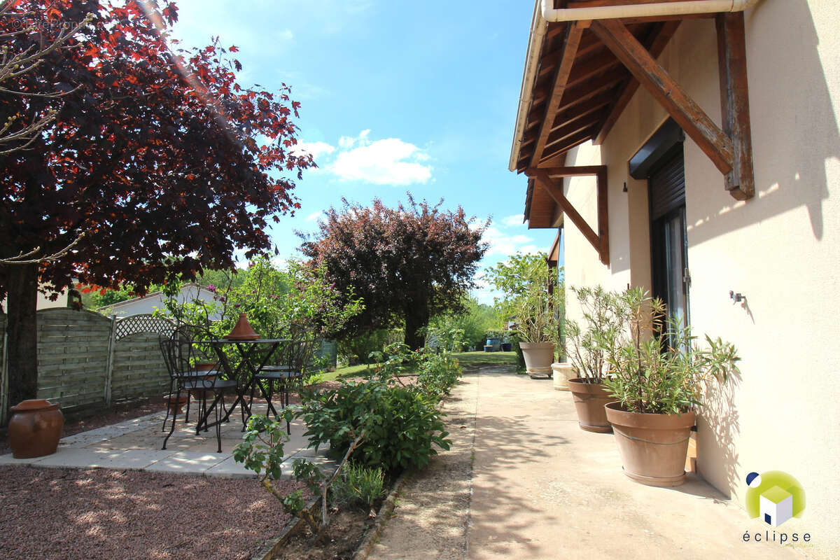 Maison à REPLONGES
