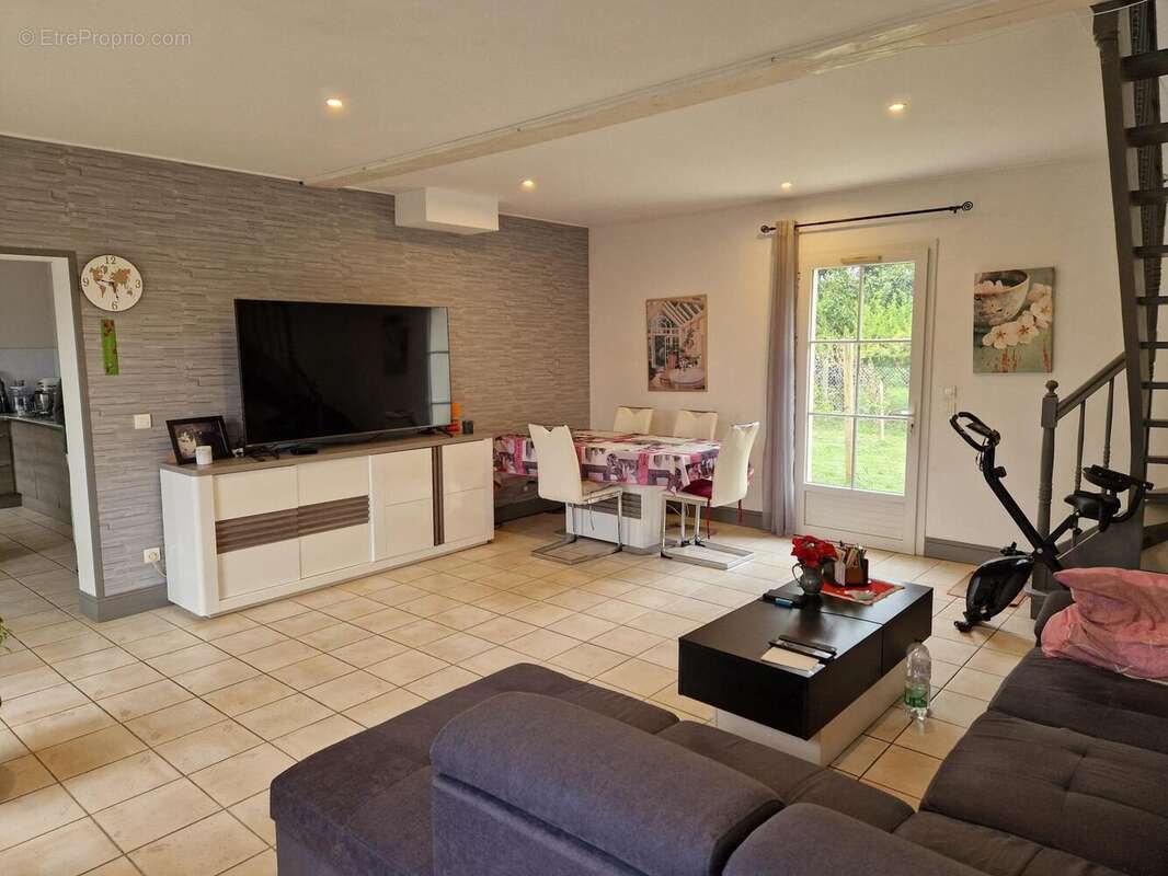 Maison 135 m² à Saint-Genis-De-Saintonge  - photo 5