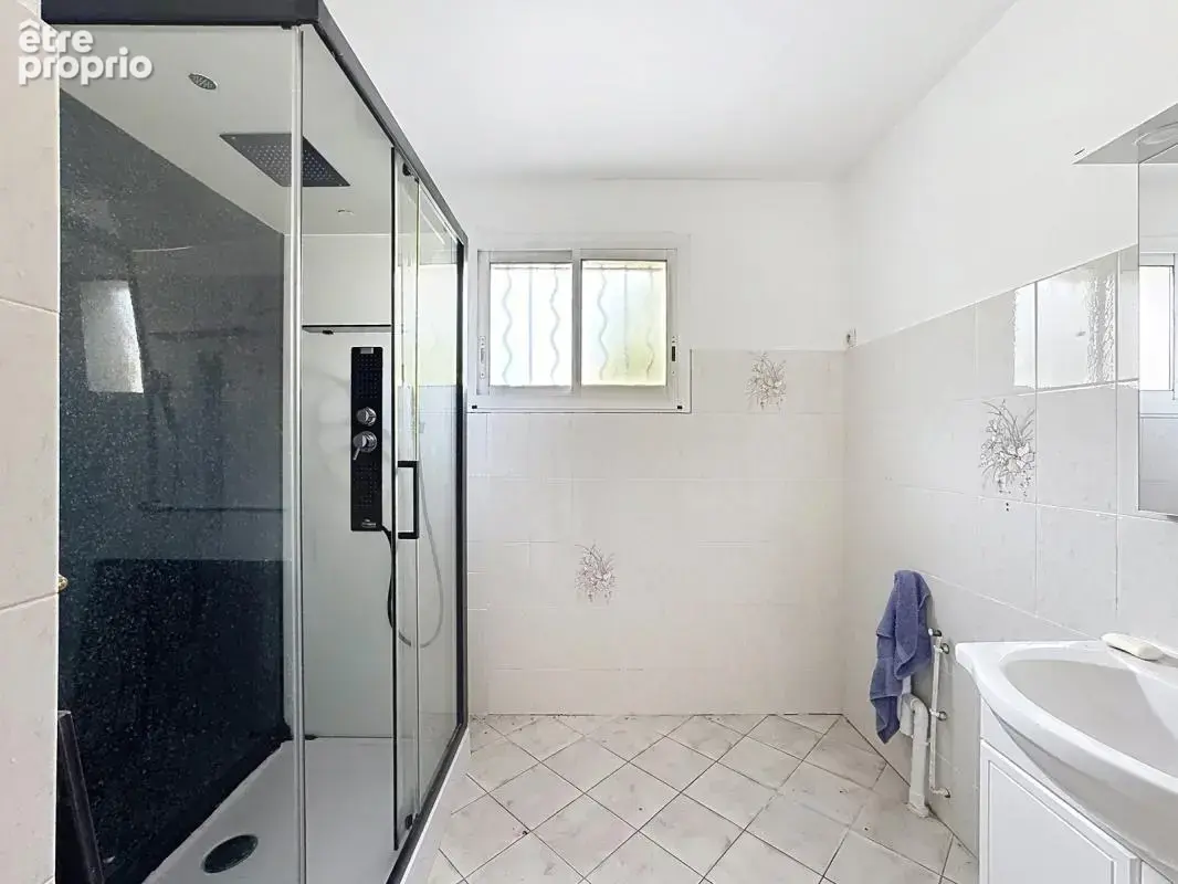 VIlleneuve les Avignon VIlla 110m² 4 pièces double garage - photo 6
