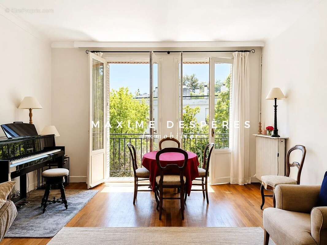 Appartement à NEUILLY-SUR-SEINE