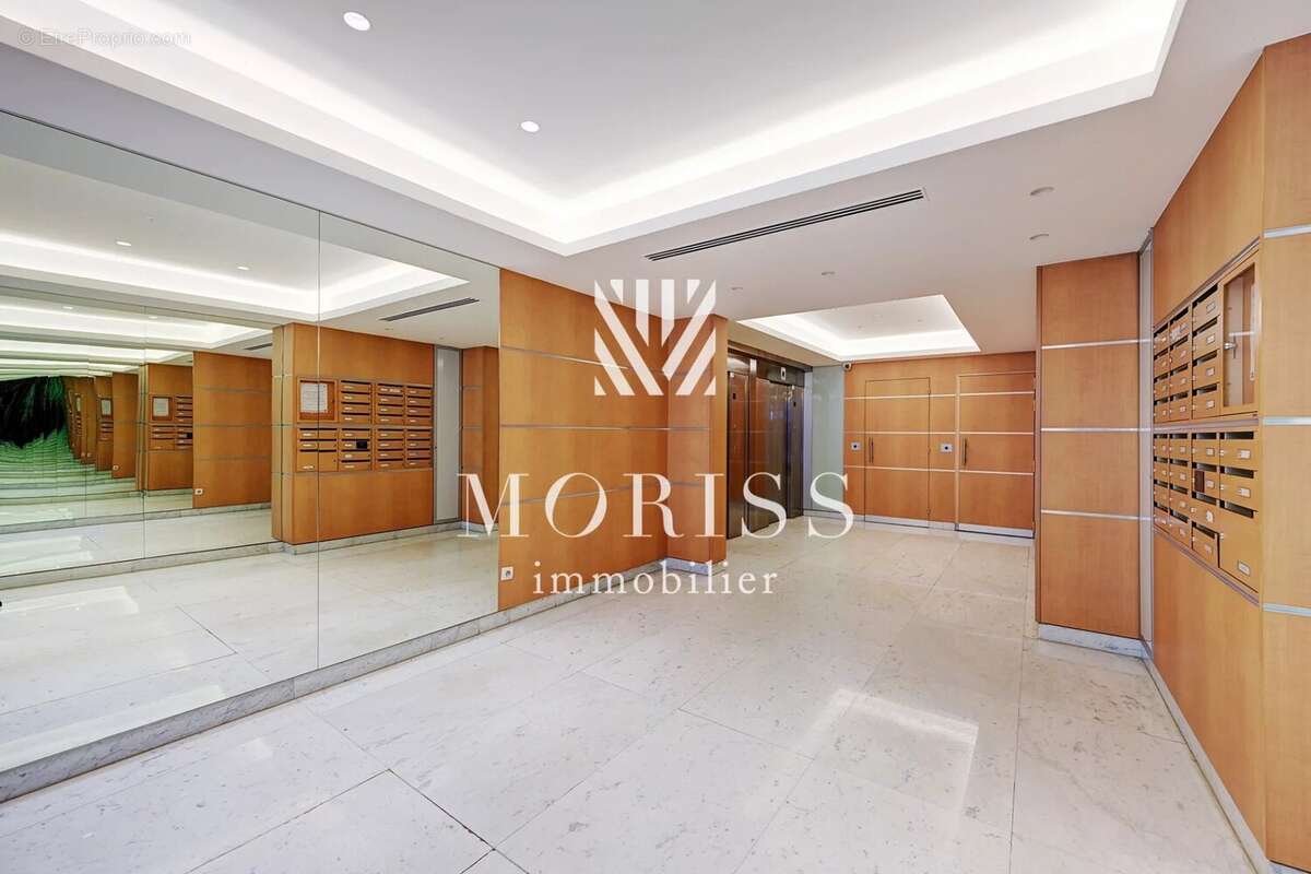 Appartement à PARIS-8E