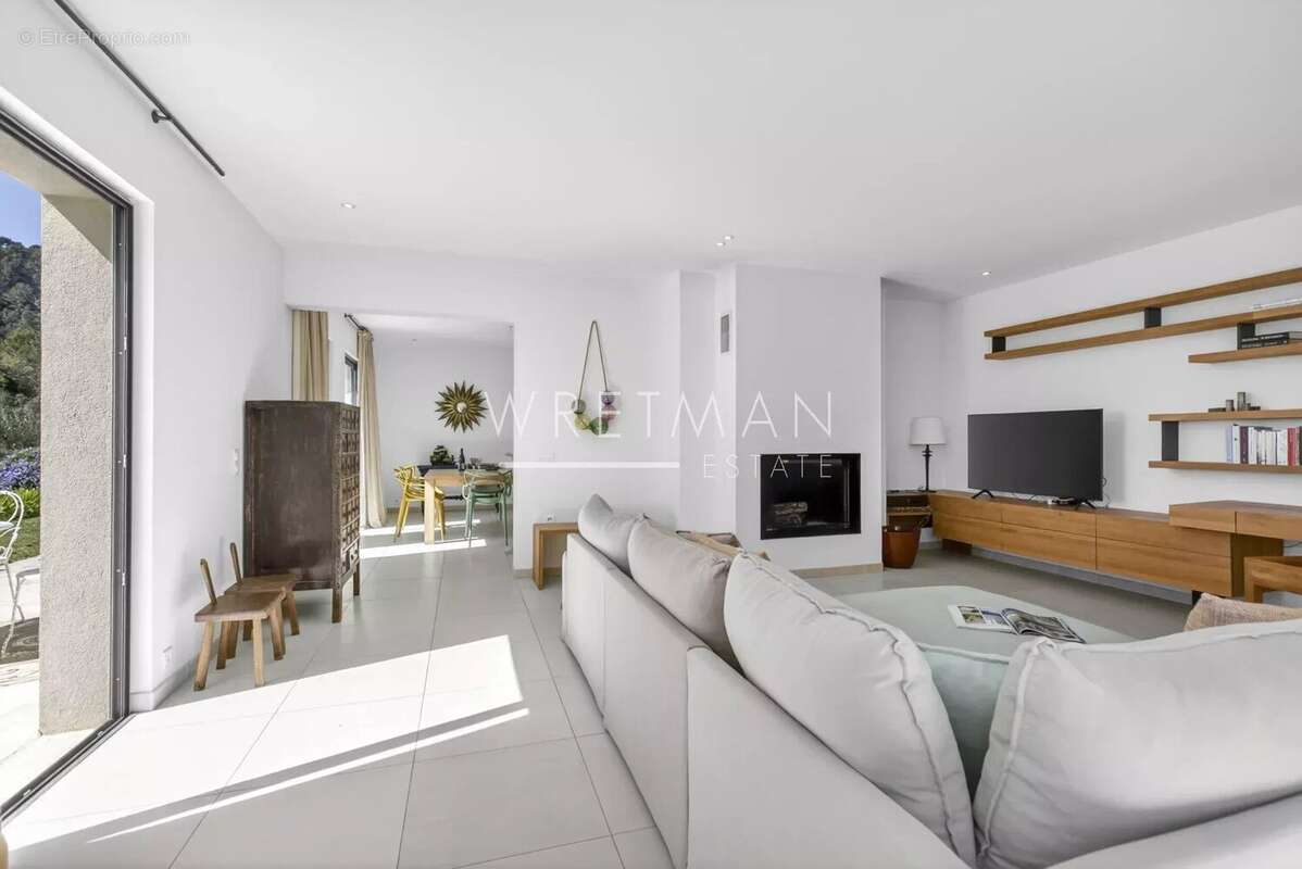 Villa moderne de 4 chambres avec grande piscine et vue spectaculaire – Cabris - photo 11