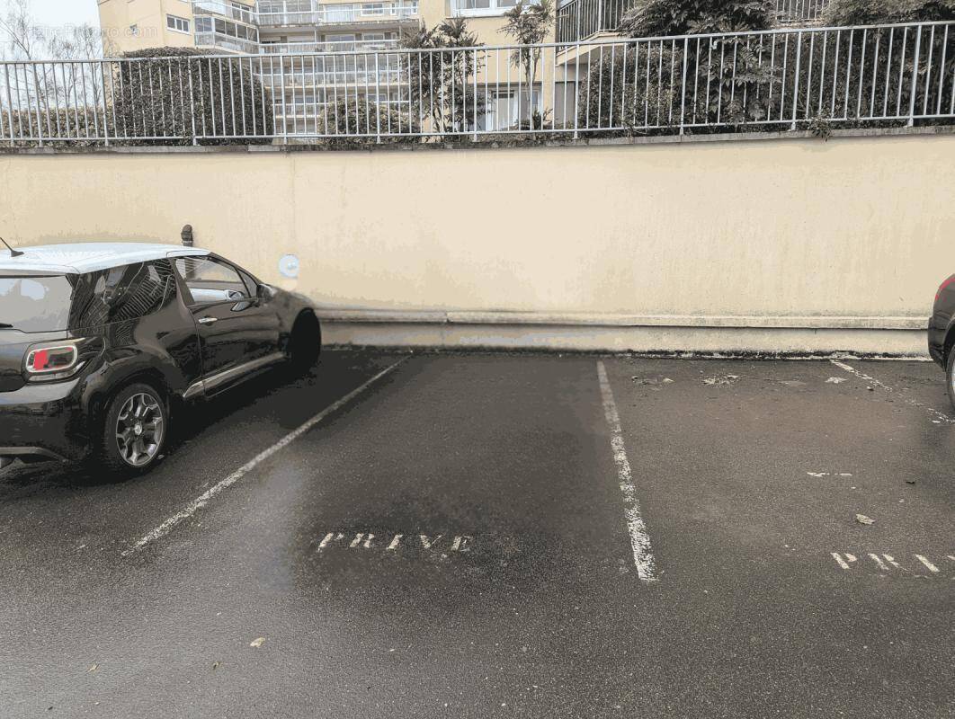 Parking à MARLY-LE-ROI